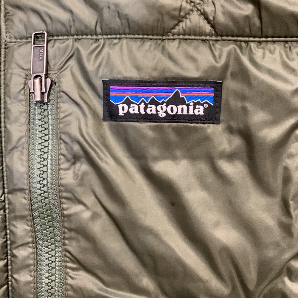 Patagonia Lightweight Puffer Jacket - Picture 12 of 15